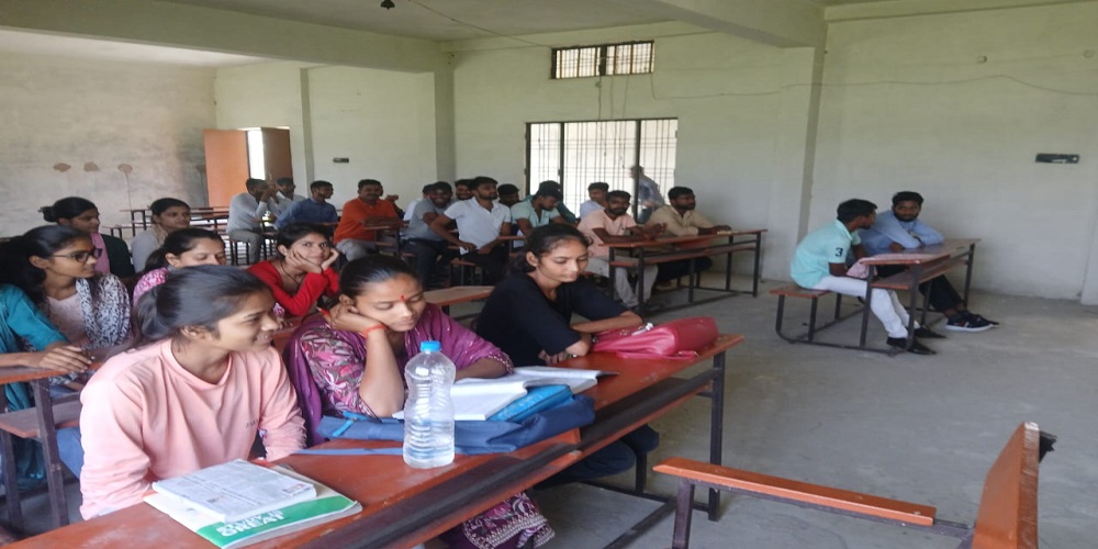 CHOUDHARY BADRI PRASAD SITARAM MAHAVIDYALAYA,RASRA BILHARGHAT POORA BAZAR,AYOUDHYA  (U.P.)
